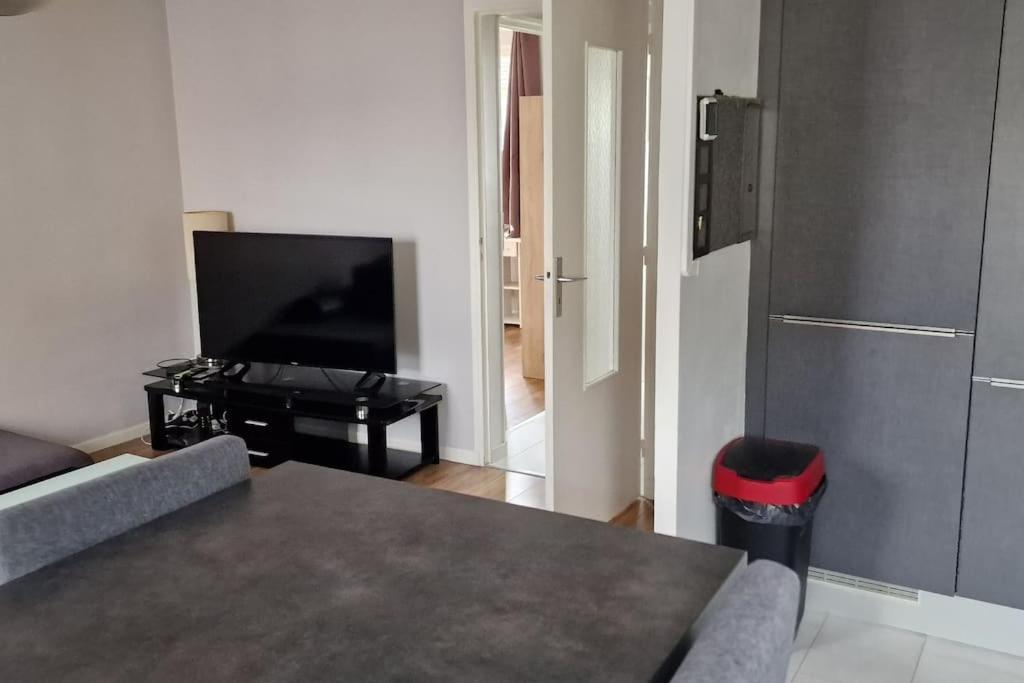 Appartamento Refuge Urbain Chic Avec Balcon Saint-Lo Esterno foto